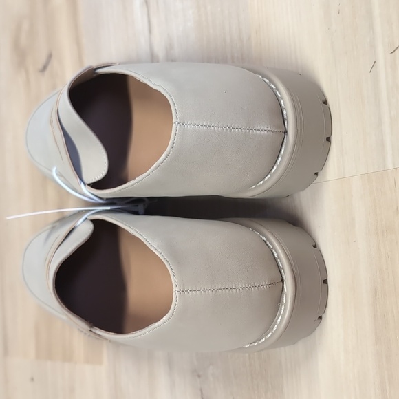 Dolce Vita Crisp Lug Loafer - Picture 5 of 11